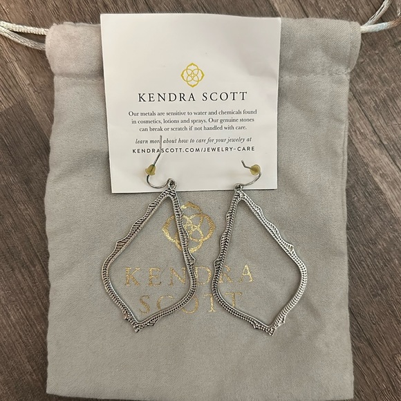 Kendra Scott Jewelry - Silver Kendra Scott earrings
